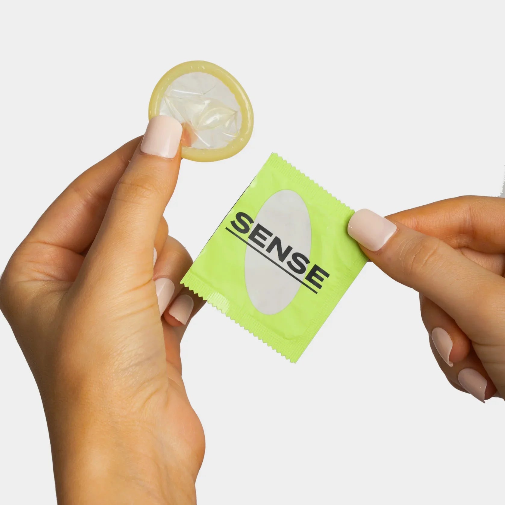 Condones de látex ultrafinos SENSE